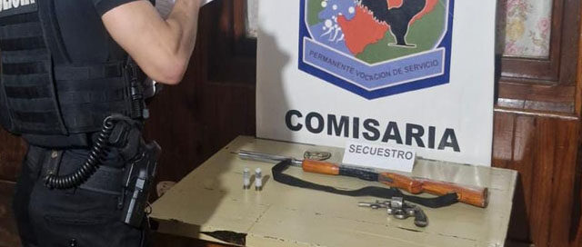 SAN VICENTE: Un hombre entregó armas de fuego a la Policía tras un conflicto familiar