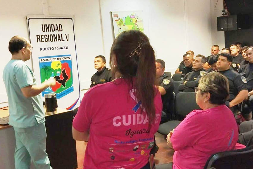 IGUAZÚ: La Policía se sumó al Mes Azul con una charla sobre cáncer de próstata