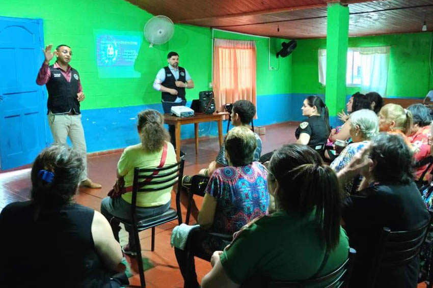 SANTO PIPÓ: Charla de Cibercrimen para prevenir estafas digitales en adultos mayores